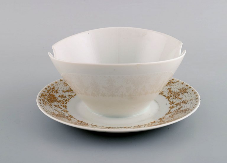 Bjørn Wiinblad for Rosenthal. Sovseskål i porcelæn med gulddekoration. 1980