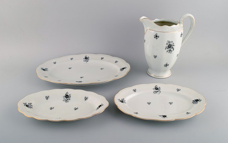 KPM, Copenhagen Porcelain Painting. Rubens jug and three oval dishes in hand-painted porcelain. 1930s / 40s.