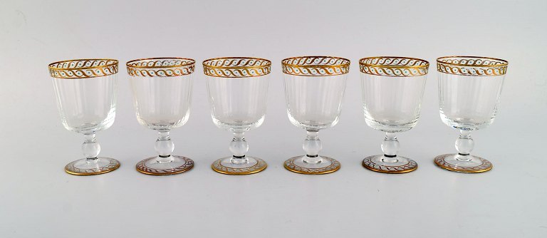 Nason & Moretti, Murano. Seks hvidvinsglas i mundblæst kunstglas med håndmalet turkis og gulddekoration. 1930