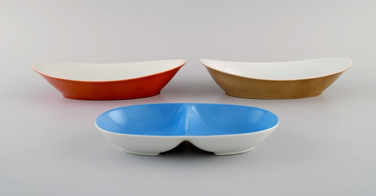 Kenji Fujita for Tackett Associates. Three bowls in porcelain. Dated 1953-56.