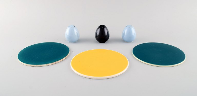Royal Copenhagen / Aluminia Confetti. Three salt / pepper shakers and three butter boards in glazed faience. Mid-20th century.