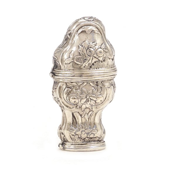 Hovedvandsæg af delvist forgyldt sølv. Poul Hansen, 1785-1830, Tønder. H: 7cm. V: 37,5gr