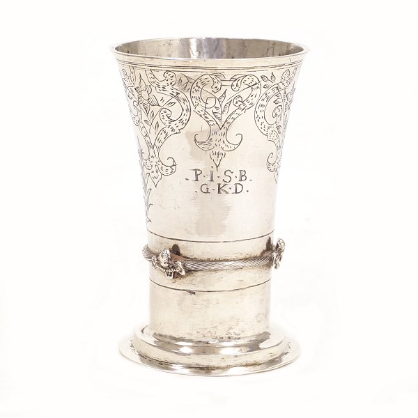 An early 18th century Danish silver cherub cup by Jens Jacobsen, Copenhagen, 1725. H: 12,5cm. W: 171gr