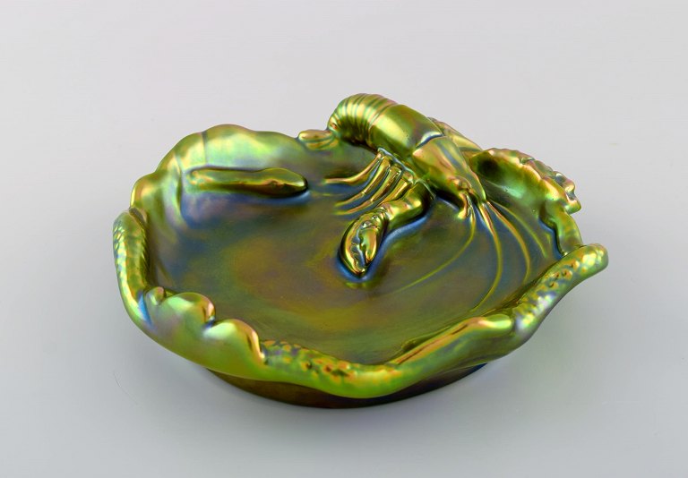 Zsolnay bowl in glazed stoneware modeled with crayfish. Beautiful eozin glaze. Mid-20th century.