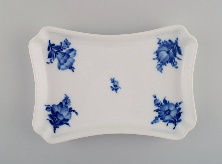 Royal Copenhagen Blue Flower Braided tray. Model number 10/8181. Dated 1945.