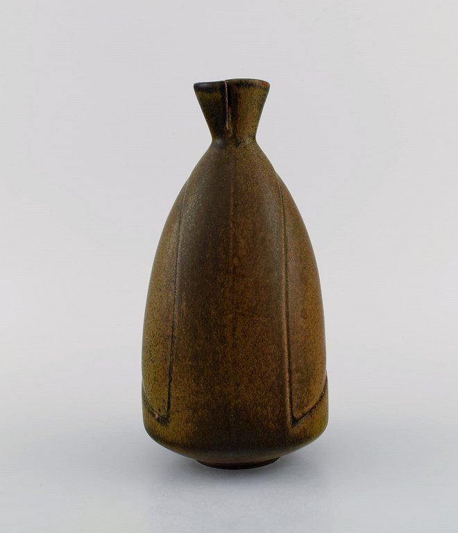 LÖVA - Gustavsberg - Gabi Citron-Tengborg. Vase in glazed ceramics with open mouth. Beautiful solfatara glaze. 1960