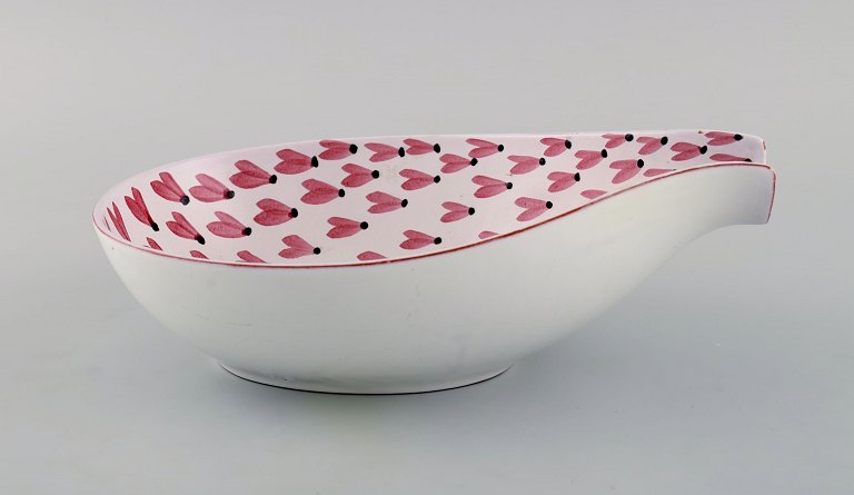Stig Lindberg (1916-1982) for Gustavsberg Studiohand. Bowl in hand-painted glazed stoneware. Mid-20th century.
