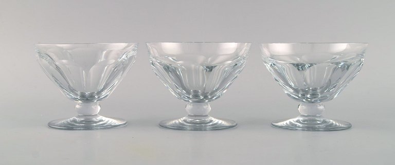 Baccarat, Frankrig. Tre Tallyrand glas i klart mundblæst krystalglas. Midt 1900-tallet.