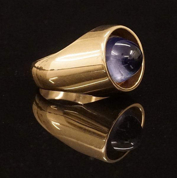 Anni & Bent Knudsen ring. Anni & Bent Knudsen, ring i 14kt guld. Stemplet "Bent K". Ringstr. 57