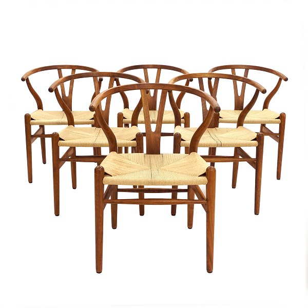 Hans J. Weger Y-stole. Hans J. Wegner: Et sæt på seks Y-stole i røgbejdset eg. Design fra 1949
