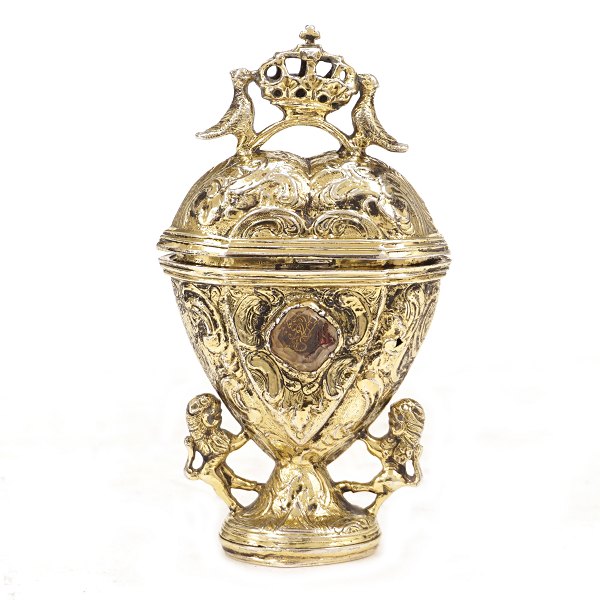 Danish gilt silver vinaigrette. Bendix Christensen, Copenhagen, circa 1773. H: 8,7cm. W: 62gr