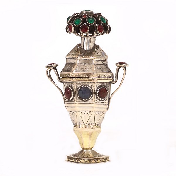 Danish early 19th century silver vinaigrette by Mathias Brandt Meinert, Tonder, 1758-1825. H: 12,3cm