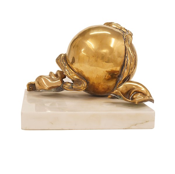 Jens-Flemming Sørensen bronzeskulptur. Jens-Flemming Sørensen, 1933-2017, forgyldt bronze monteret på marmorsokkel. Signeret 1980erne. Eget eksemplar. H: 16cm. Sokkel: 21x24cm