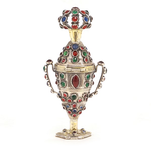 Large partly gilt silver vinaigrette by Reimer Deidrich Dethlefsen, 1819-36, Sonderburg, Denmark. H: 13,9cm