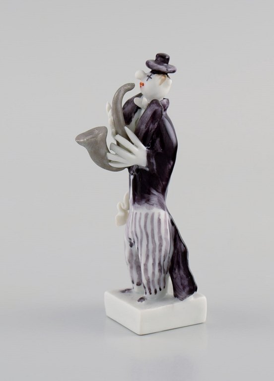 Peter Strang (f.1936) for Meissen. Figur i håndmalet porcelæn. Saxofonist fra klovneorkestret. Sent 1900-tallet.