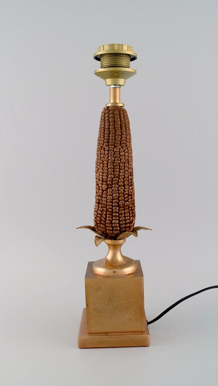 Maison Charles, Frankrig. Bordlampe udformet som majskolbe med fod og blade i messing. 1960/70