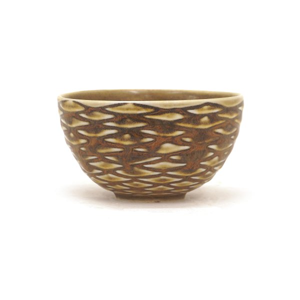 Salto bowl. Small sung glazed stoneware bowl signed Salto for Royal Copenhagen. H: 5,3cm. D: 9,8cm