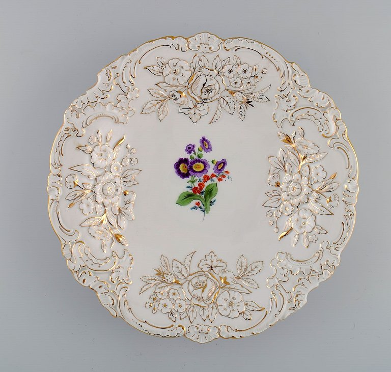 Antik Meissen porcelænsskål med håndmalede blomster og gulddekoration. Tidligt 1900-tallet.