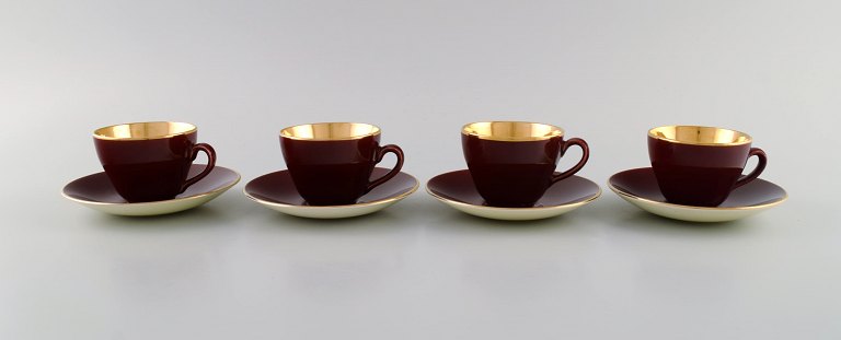 Fire Royal Copenhagen / Aluminia Confetti mokkakopper med underkopper i glaseret fajance med indvendig guld. Midt 1900-tallet. 