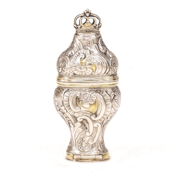 Hovedvandsæg i sølv. Rokoko hovedvandsæg i delvist forgyldt sølv. Jacob Johansen, Løgumkloster, 1745-88. H: 8,2cm. V: 42gr