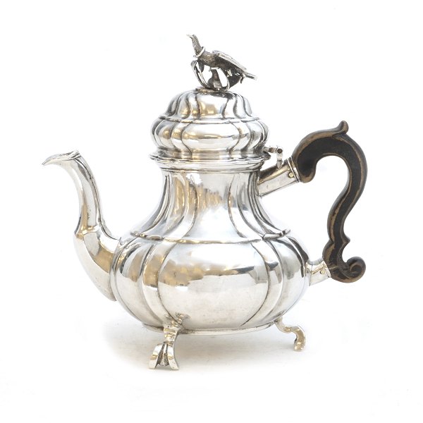 Small Baroque silver pot by Christopher Jonsen, Copenhagen, dated 1750. H: 16,5cm. W: 350gr