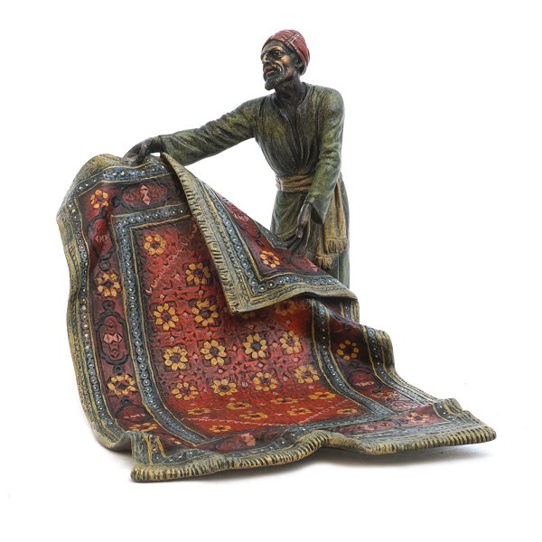 Bergmann Wiener bronze i form af tæppehandler. Signeret Franz Bergmann, 1838-1936. H: 17,5cm