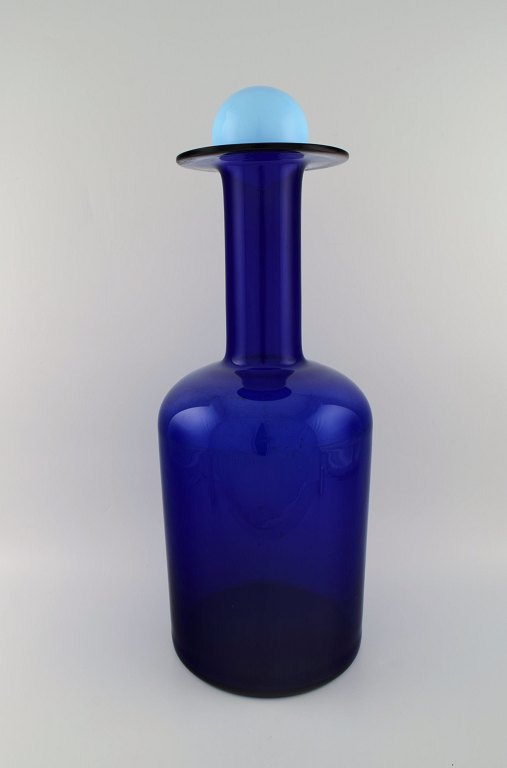 Otto Brauer for Holmegaard. Large vase / bottle in blue art glass with light blue ball. 1960