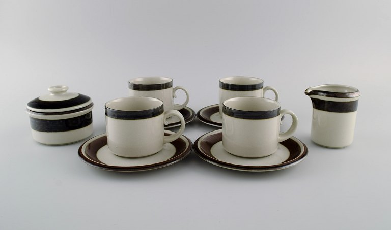 Anja Jaatinen-Winqvist for Arabia. Karelia coffee service in glazed stoneware for four people. Finnish design, 1970s.
