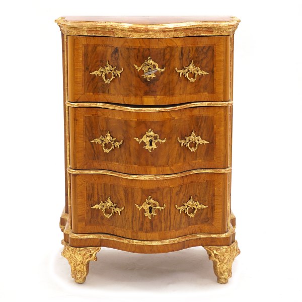 Mid 18th century gilt walnut chest of drawers. Copenhagen, Denmark, circa 1750. H: 84cm. W: 61cm. D: 46cm