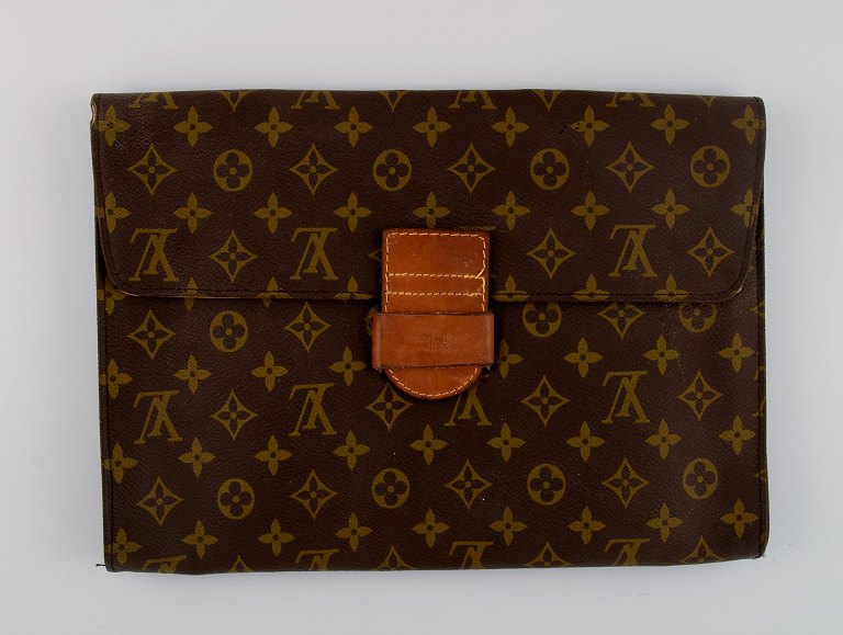 Vintage Louis Vuitton folder. Monogram canvas. 1970s.