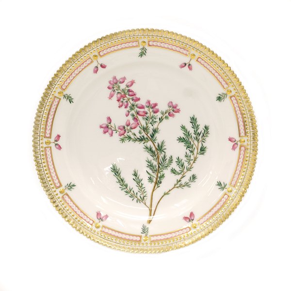 Early Royal Copenhagen Flora Danica porcelain plate. #3550. Royal Copenhagen 1870-90. D: 22,5cm