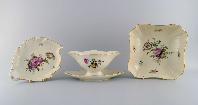 Royal Copenhagen Frijsenborg sauce boat and two bowls in hand-painted porcelain with flowers and gold edge. 1950s.