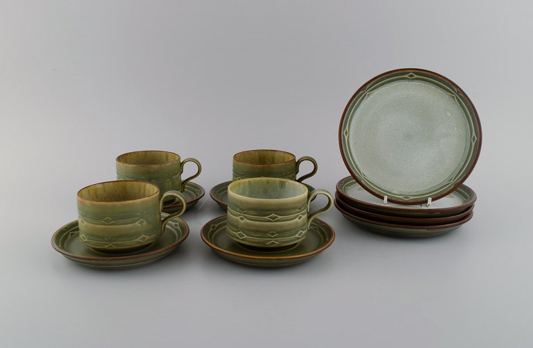 Jens H. Quistgaard (1919-2008) for Bing & Grøndahl. Rune coffee service in glazed stoneware for four people. 1960s / 70s.