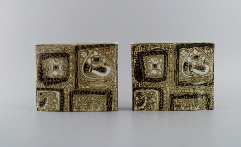 Nils Thorsson and Johanne Gerber for Aluminia, Royal Copenhagen. Two Baca vases with patterned glaze in sand and light brown shades. 1970s.
