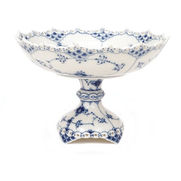 Musselmalet helblonde opsats 1020. Royal Copenhagen musselmalet helblonde opsats 1020. 1. sortering. H: 14,5cm. D: 21cm.