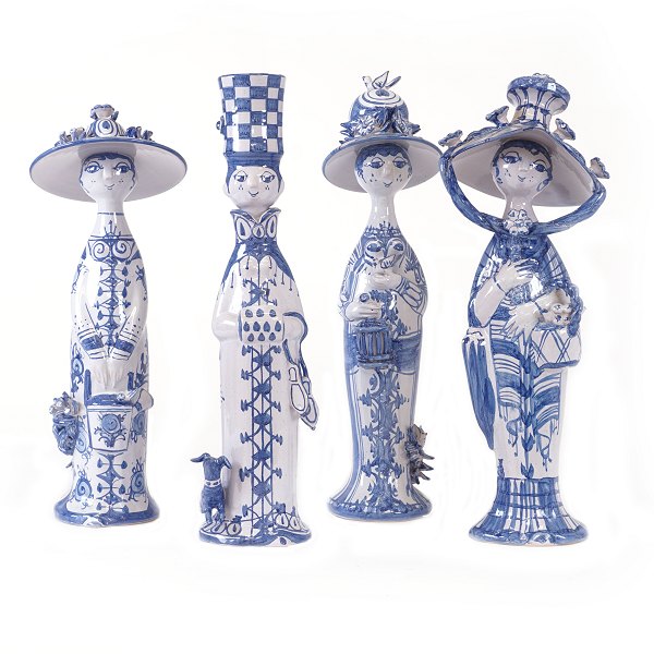 Bjørn Wiinblad De Fire Årstider. Bjørn Wiinblad, 1918-2006, figurgruppe bestående af fire figurer, "Forår", "Sommer", "Efterår" og "Vinter" i keramik. Wiinblad M20, M21, M22 & M23. Alle signeret og med dateringer hhv. 1973 og 1976. H: 34cm