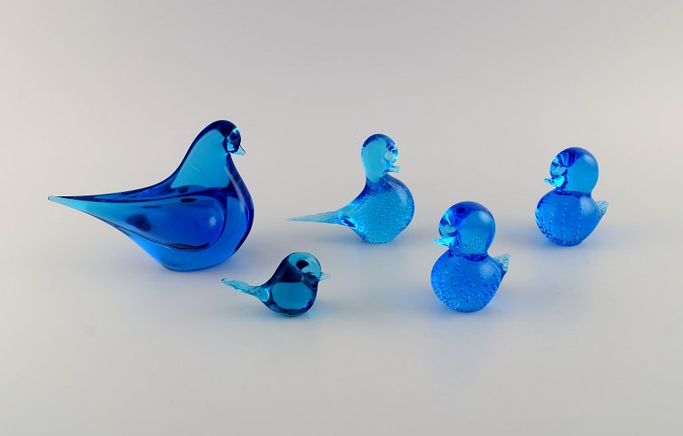 Ronneby, Sweden. Five birds in blue mouth-blown art glass. 1970s.