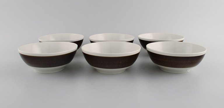 Hertha Bengtson (1917-1993) for Rörstrand. Six Koka bowls in glazed stoneware. 1960s.