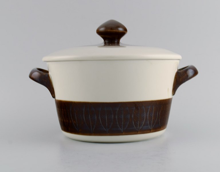 Hertha Bengtson (1917-1993) for Rörstrand. Koka pot in glazed stoneware. 1960s.