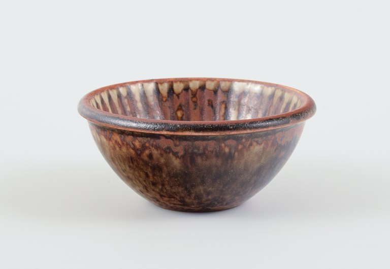 Stig Lindberg (1916-1982), Gustavsberg Studio hand,miniature keramikskål.