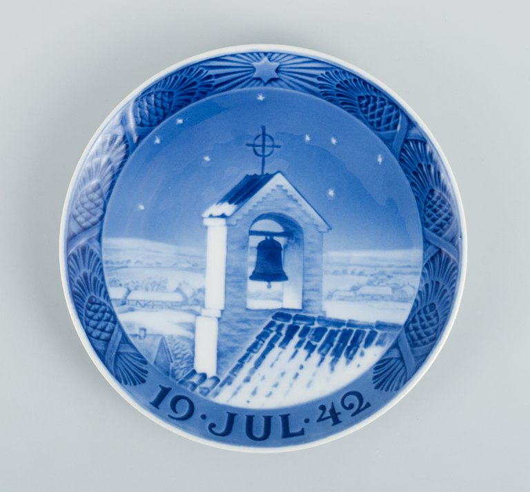 Royal Copenhagen, Kgl. Juleplatte fra 1942.