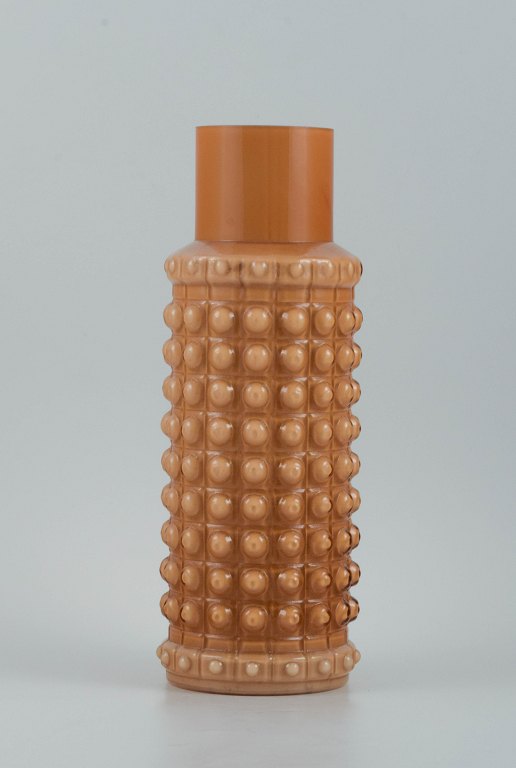 Helena Tynell, Finnish glass artist. Large modernist glass vase in ochre-yellow art glass.