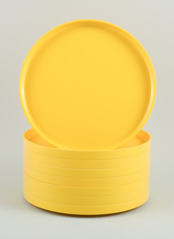 Massimo Vignelli for Heller, Italien.Et sæt på 8 middagstallerkner i gul melamin.