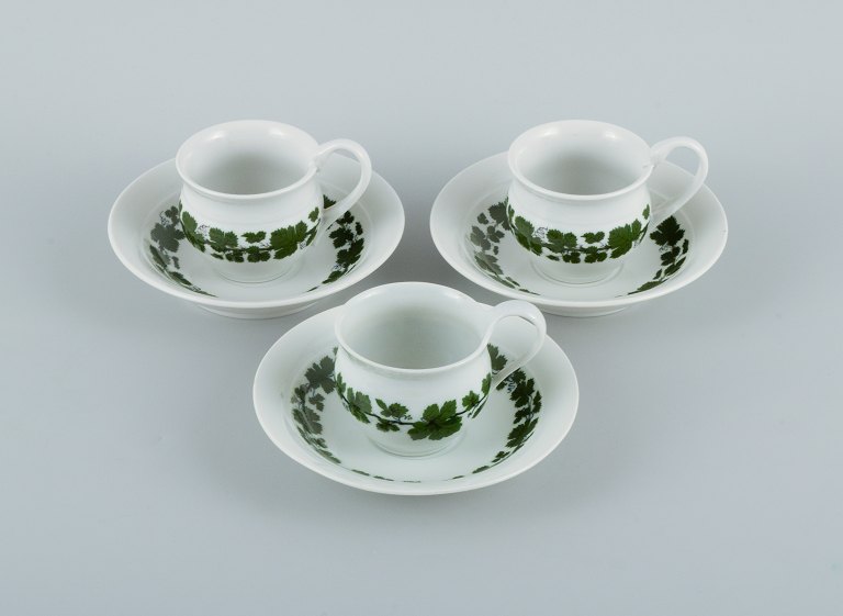 Meissen, Green Ivy Vine.3 coffee cups with accompanying saucers.