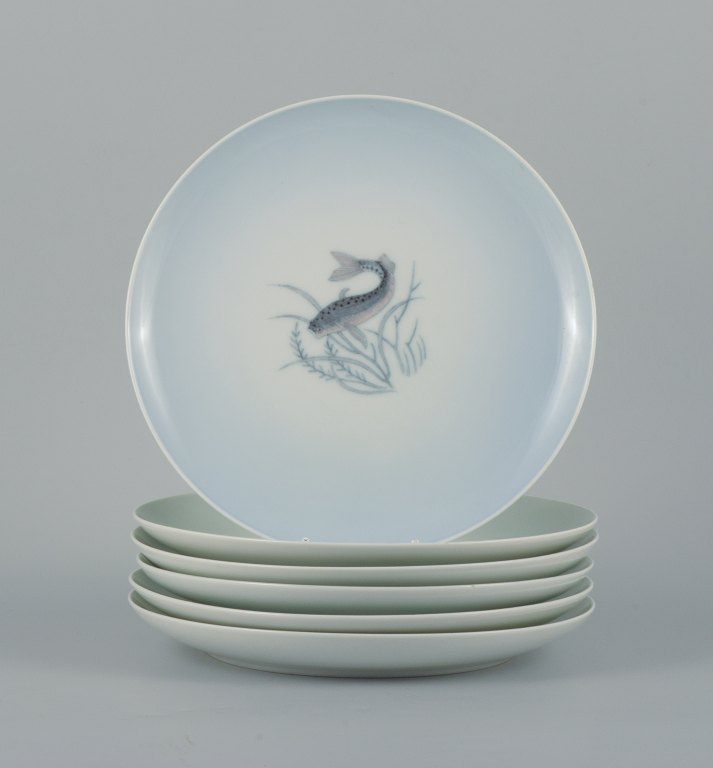 Th. Karlinder for Bing & Grondahl.Six hand-painted dinner plates with fish motifs.