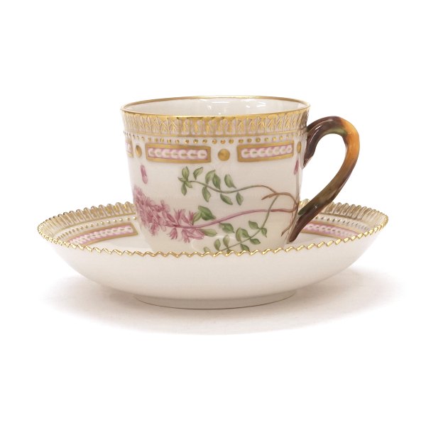 Royal Copenhagen Flora Danica coffee cup 3597. Nice condition. H: 7cm. "Thymus chamaedrys Fr"
