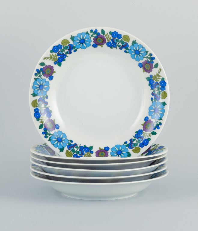 Paar, Bavaria, Jaeger & Co, Tyskland.Et sæt på seks dybe tallerkner i porcelæn med blomstermotiv.