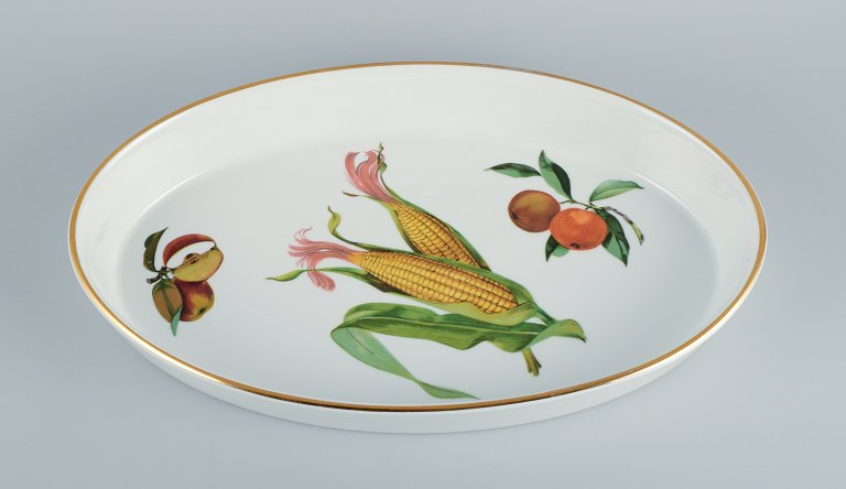 Royal Worcester Evesham Fine Porcelain, England, oval casserole dish with corn cob and apples. Golden edge.