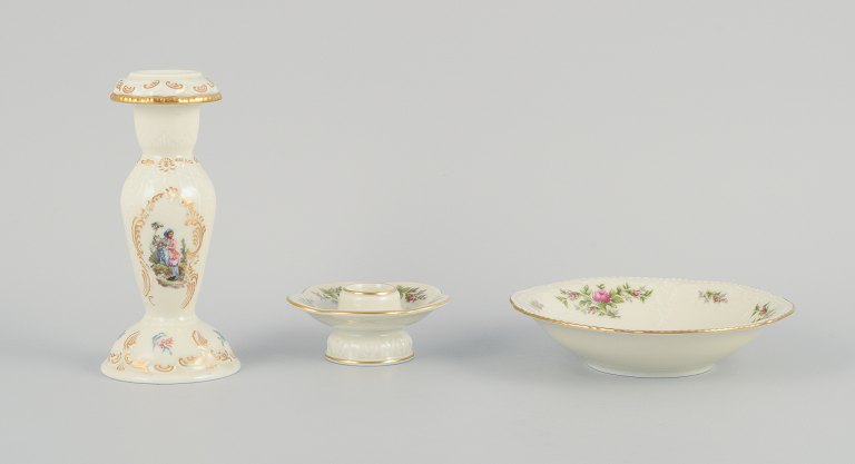Rosenthal, Tyskland. "Sanssouci", to lysestager og lille skål dekoreret med blomster og gulddekoration.