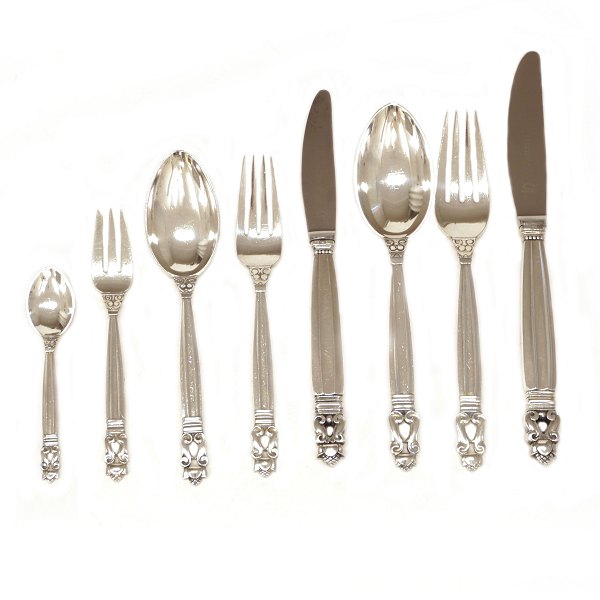 Georg Jensen Konge sølvbestik til seks personer med meget tagtøj. Formgivet af Johan Rohde 1915 for Georg Jensen. I alt 61 dele